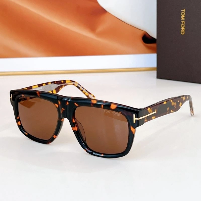 Tom Ford Sunglasses Trendsetting 282386