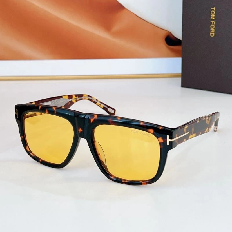 Tom Ford Sunglasses Trendsetting 282386