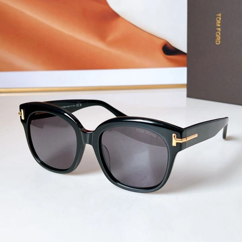 Effortless Tom Ford Sunglasses 282385