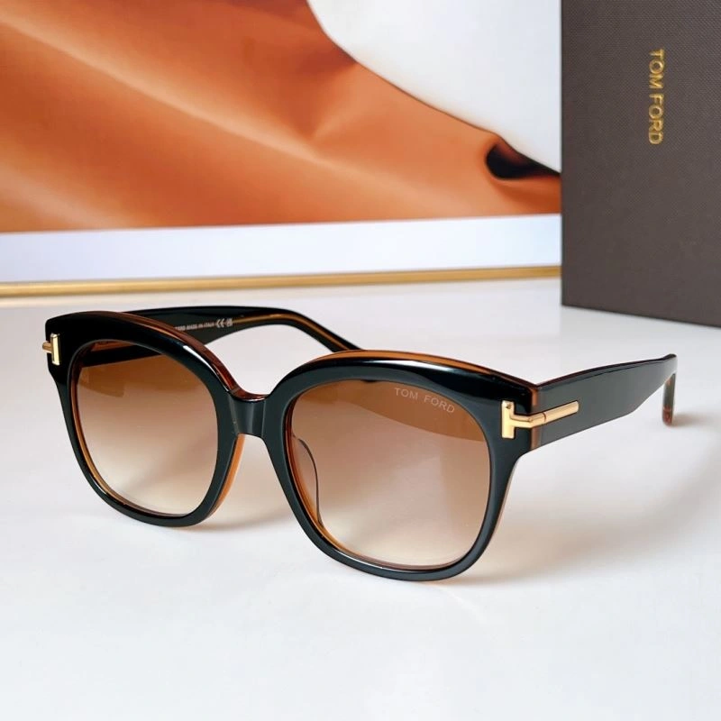 Effortless Tom Ford Sunglasses 282385