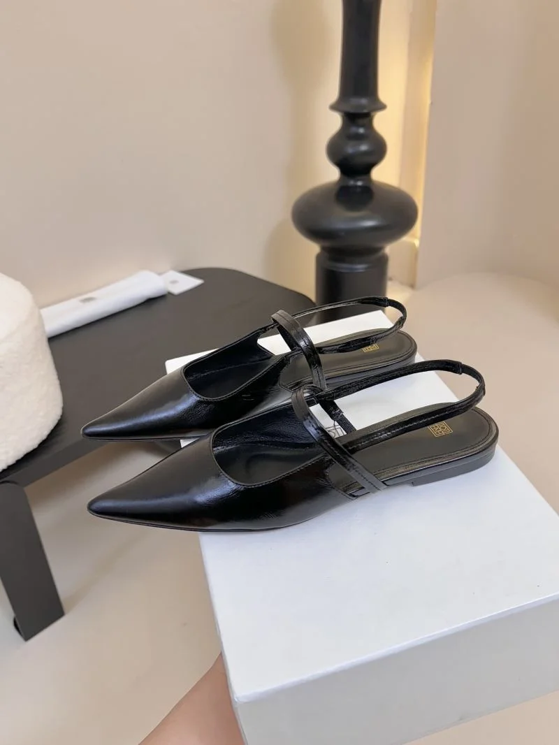 Versatile Toteme Sandals 7152