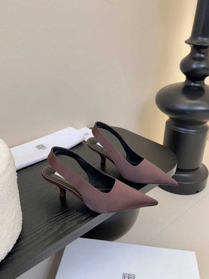 Trendy Toteme Sandals 7173