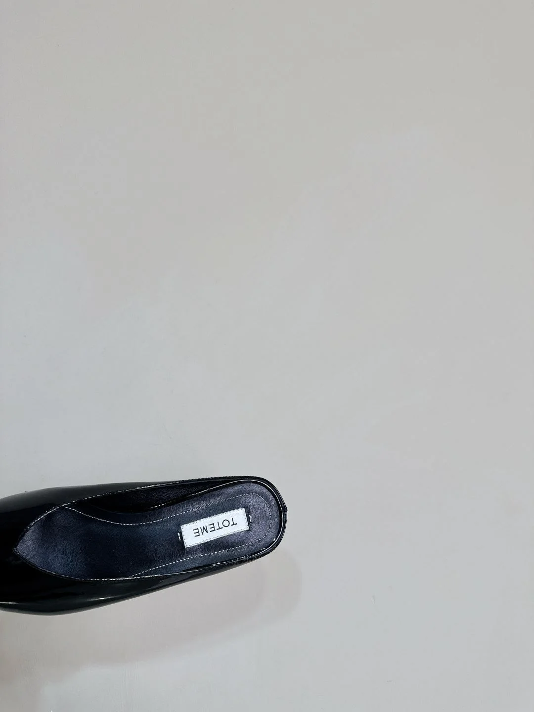 Versatile Toteme Sandals 7175