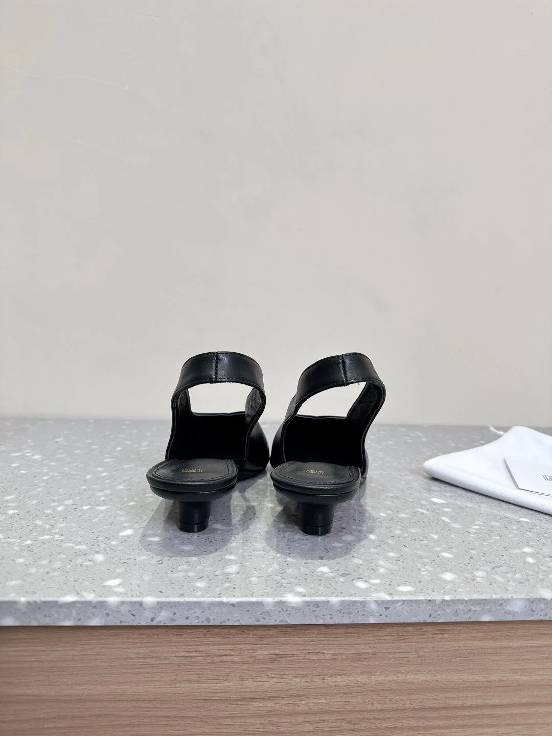 HighQuality Toteme Sandals 7126