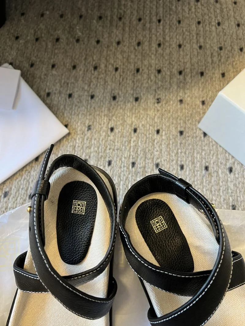 Durable Toteme Sandals 11153