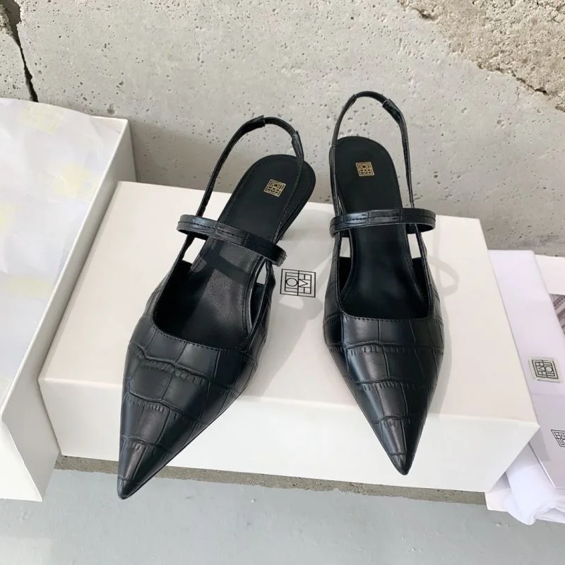 Toteme Sandals Sporty 11137