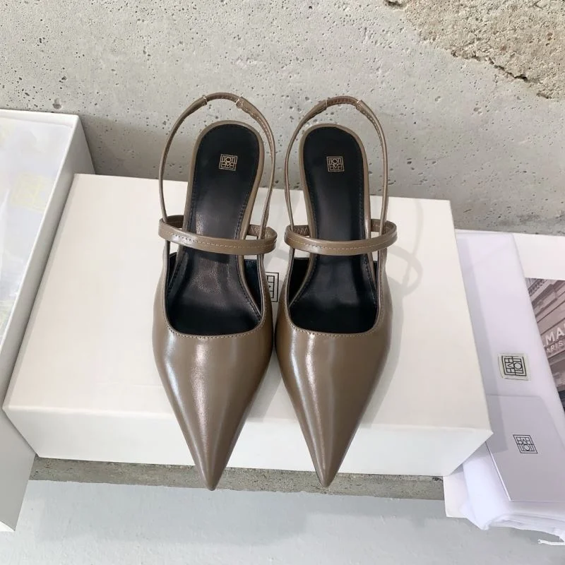 Fashionable Toteme Sandals 11132