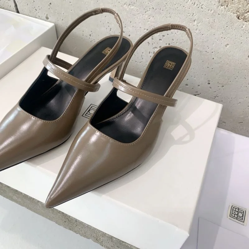 Fashionable Toteme Sandals 11132