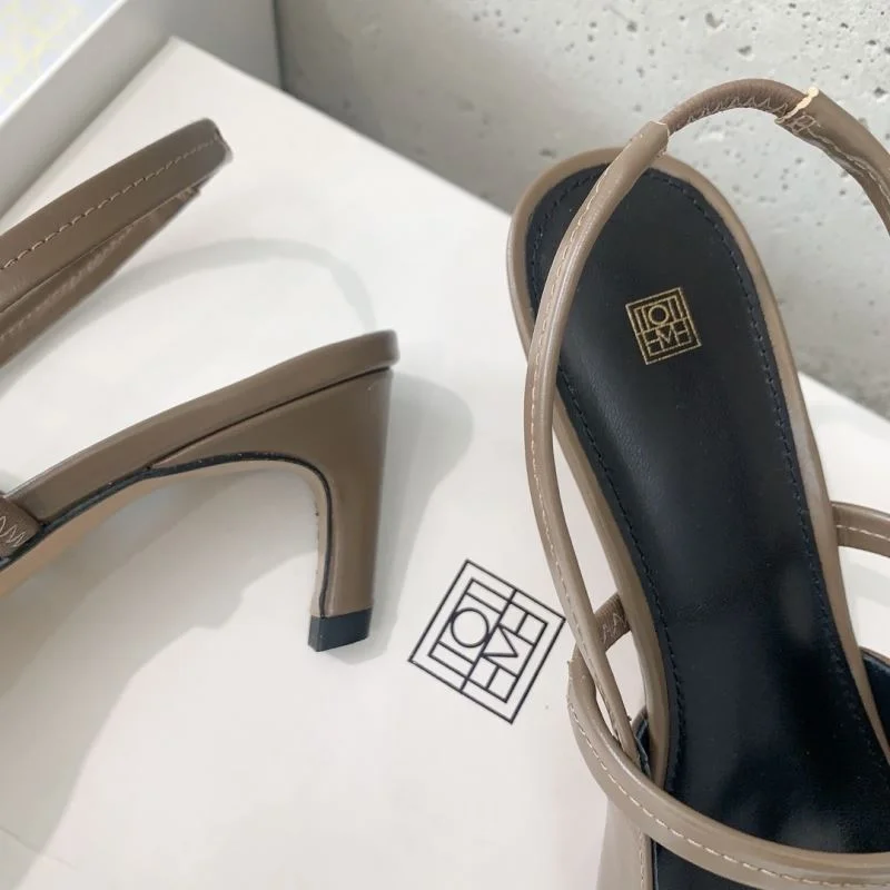 Fashionable Toteme Sandals 11132