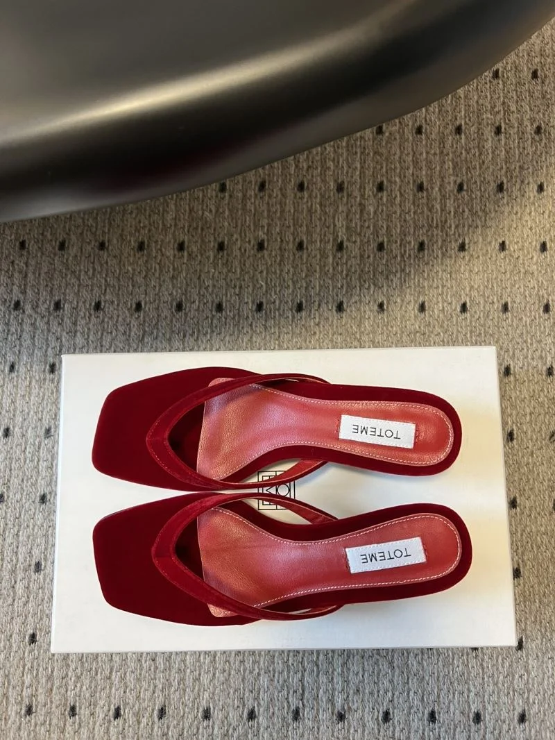 Chic Toteme Sandals 8732