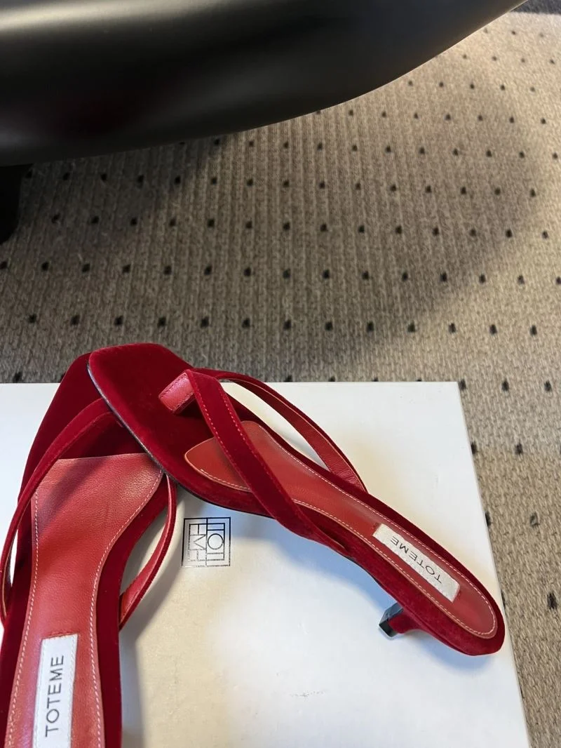 Chic Toteme Sandals 8732