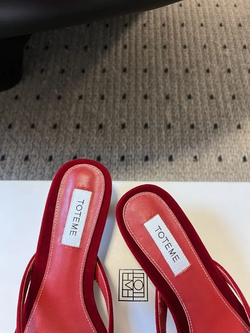 Chic Toteme Sandals 8732