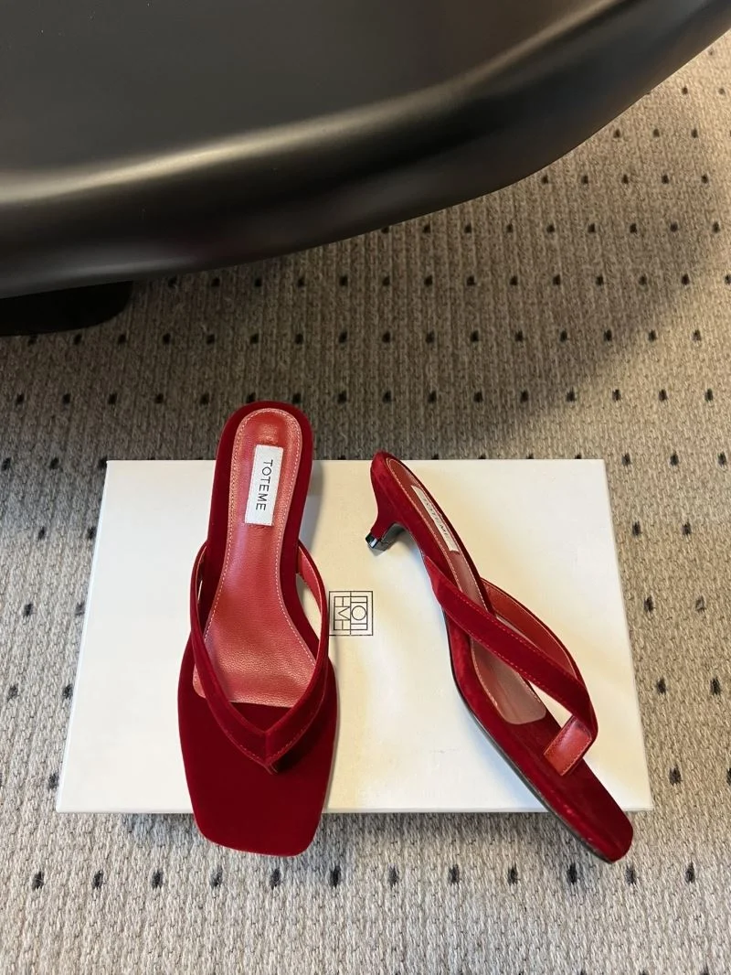Chic Toteme Sandals 8732