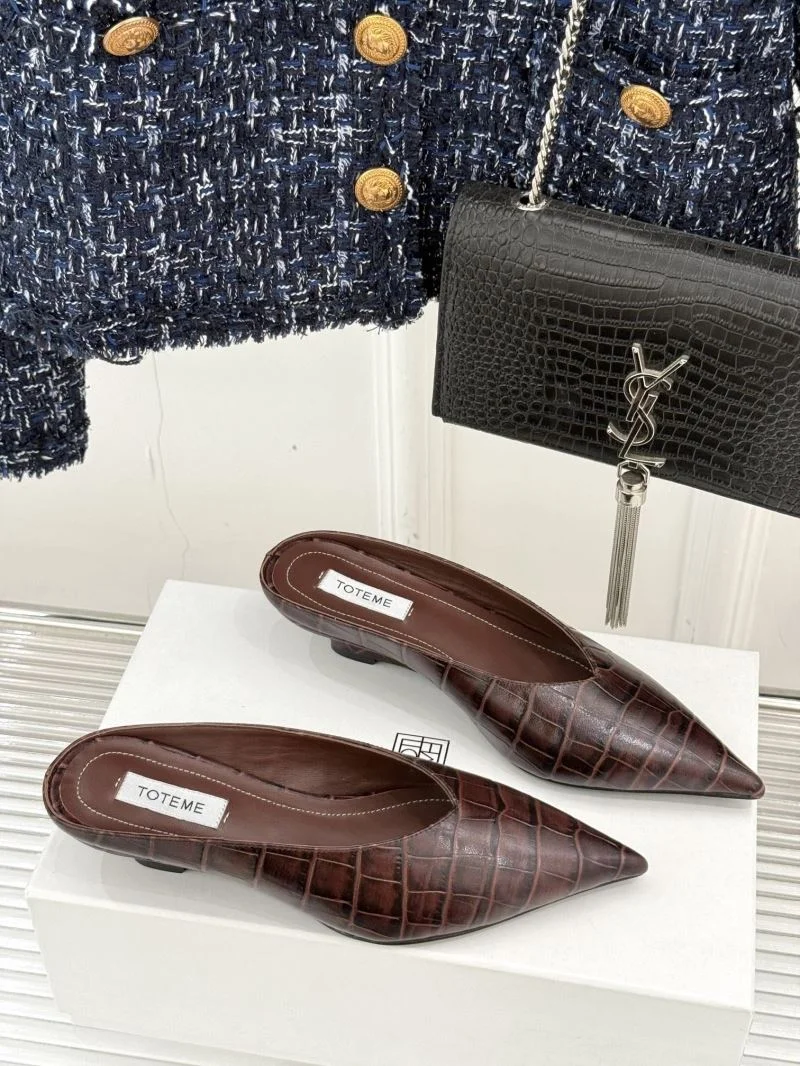 Toteme Sandals Classic 15399