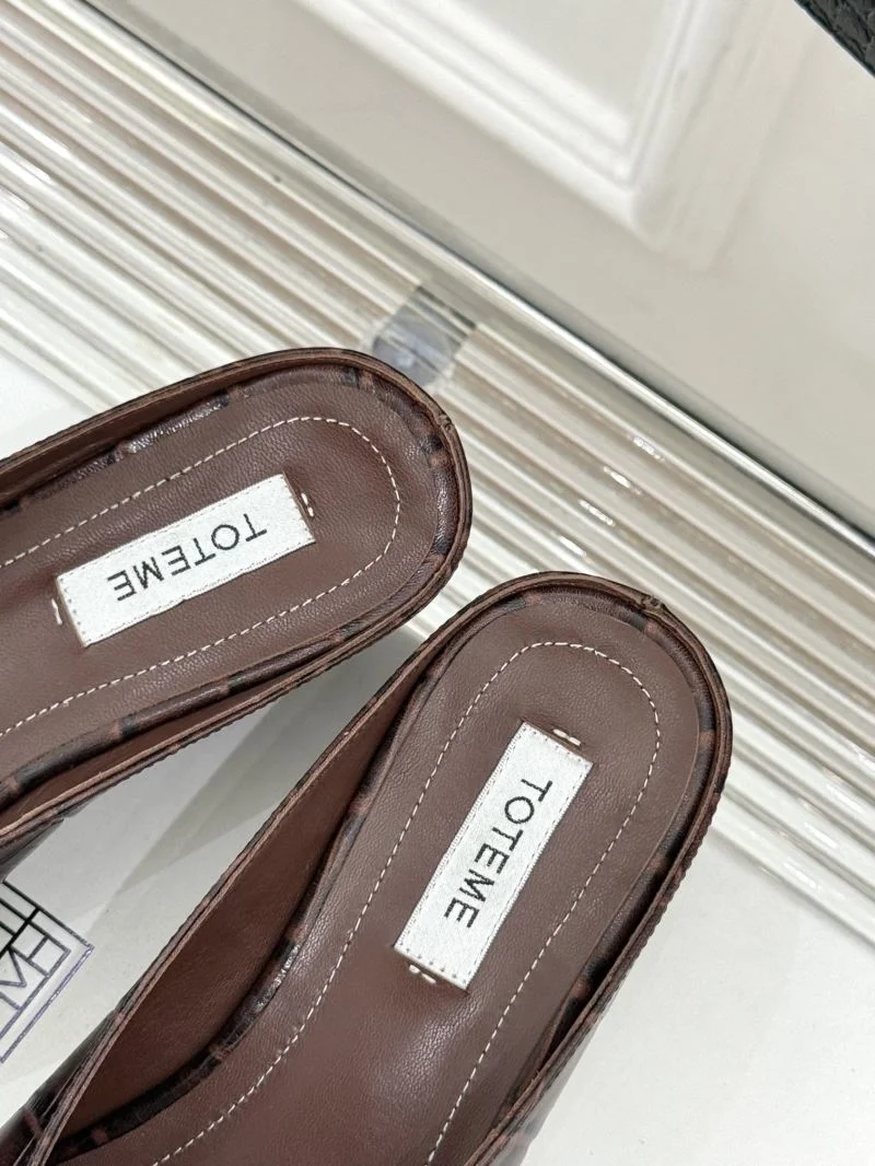 Toteme Sandals Classic 15399