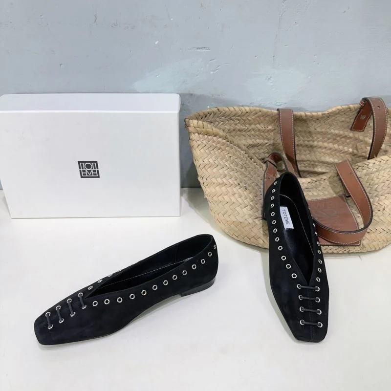 Durable Toteme Shoes 8715