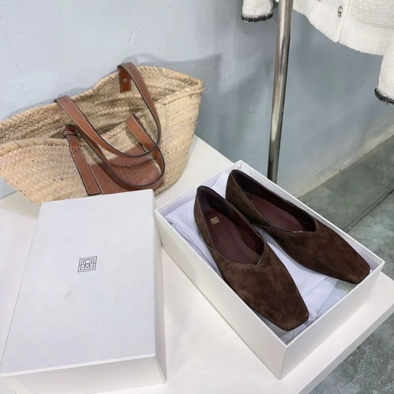 Versatile Toteme Shoes 15364