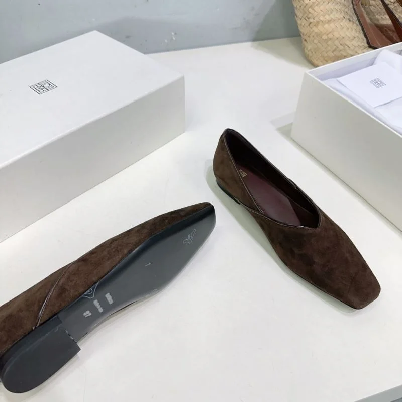Versatile Toteme Shoes 15364