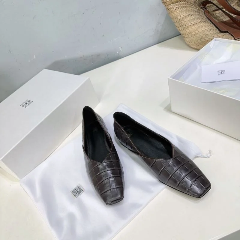 Tailored Toteme Shoes 15358