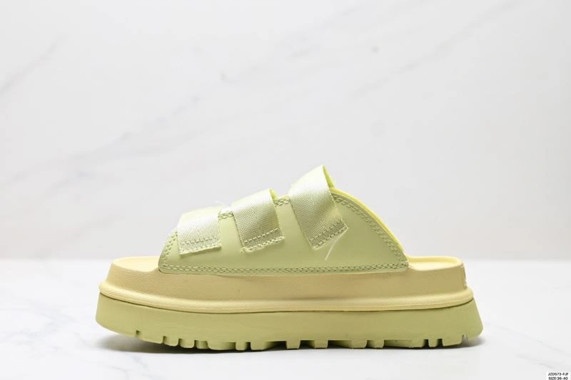 Chic Ugg Sandals 1667