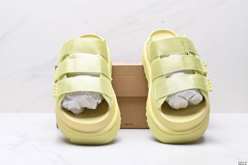 Chic Ugg Sandals 1667