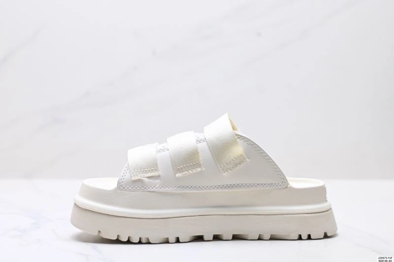 Minimalist Ugg Sandals 1677