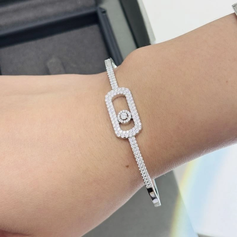 Premium Unclassified Brand Bracelets 213805