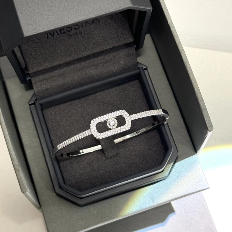 Premium Unclassified Brand Bracelets 213805