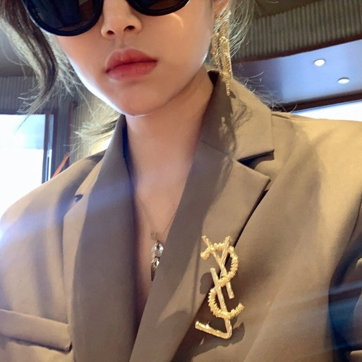 Unclassified Brand Brooches Vibrant 213789