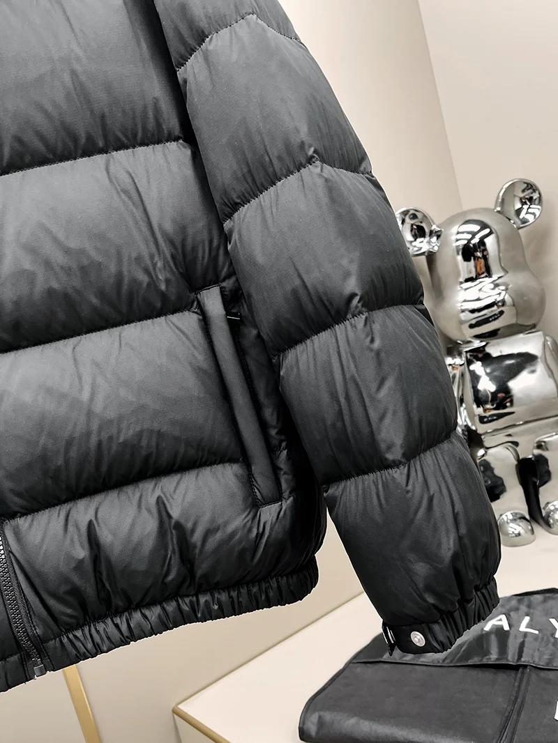 Unclassified Brand Down Jackets Resilient 164887