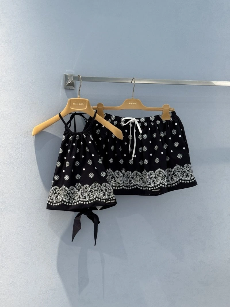 Unclassified Brand Dress Suits EyeCatching 150651