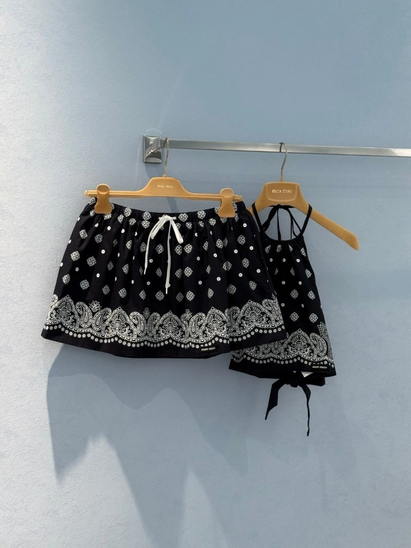 Unclassified Brand Dress Suits EyeCatching 150651
