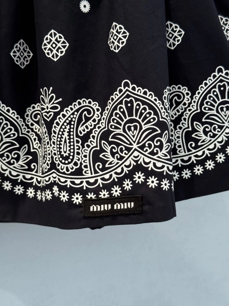 Unclassified Brand Dress Suits EyeCatching 150651