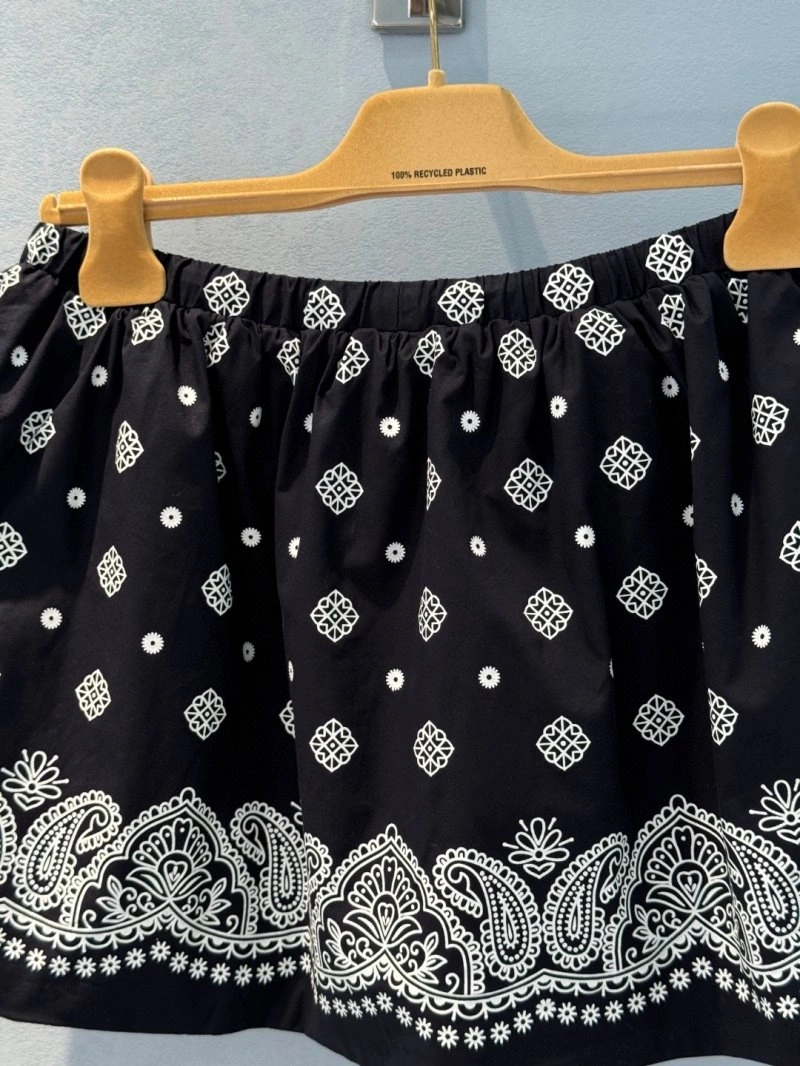 Unclassified Brand Dress Suits EyeCatching 150651