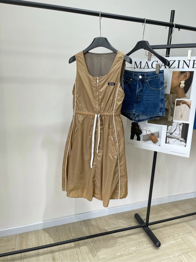 Unclassified Brand Dress Suits Compact 147719