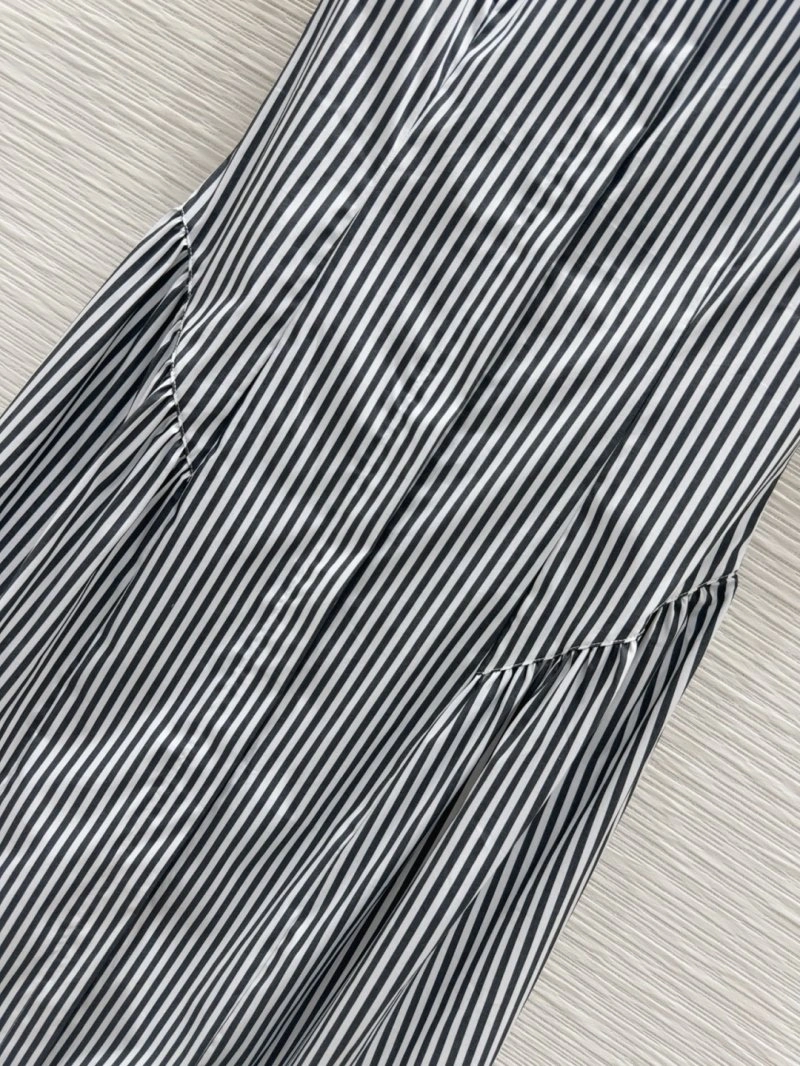 Efficient Unclassified Brand Dress 155849