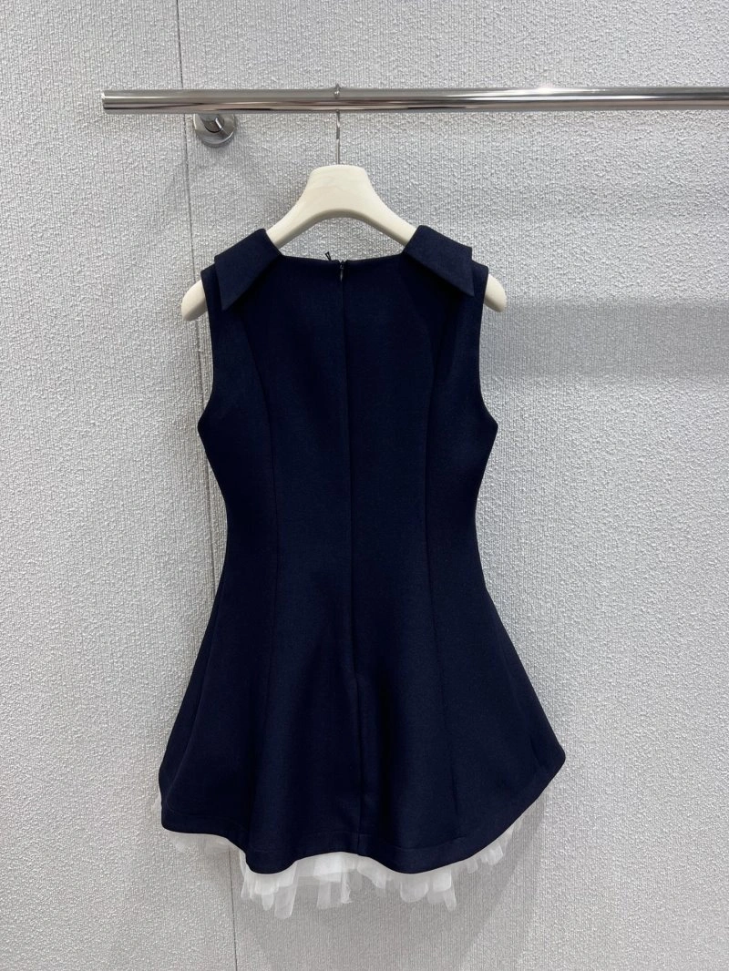 Minimalist Unclassified Brand Dress 155716