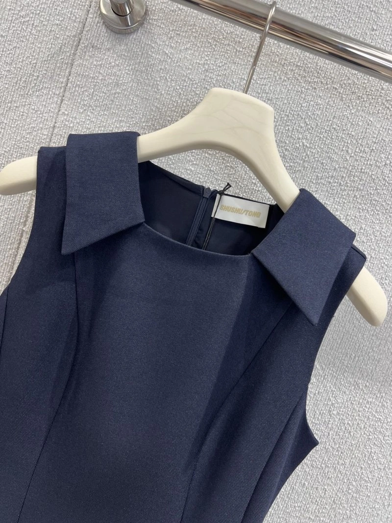 Minimalist Unclassified Brand Dress 155716