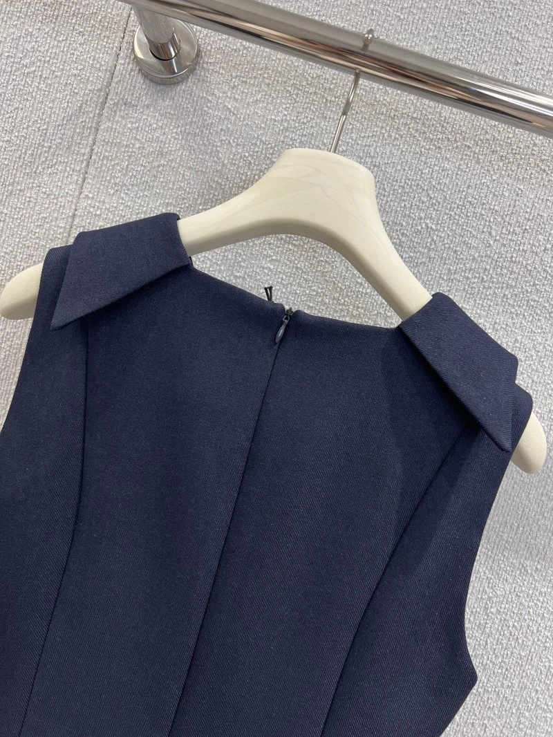 Minimalist Unclassified Brand Dress 155716