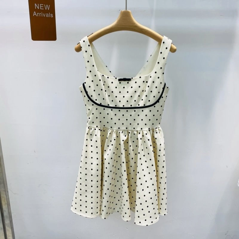 Minimalist Unclassified Brand Dress 148039