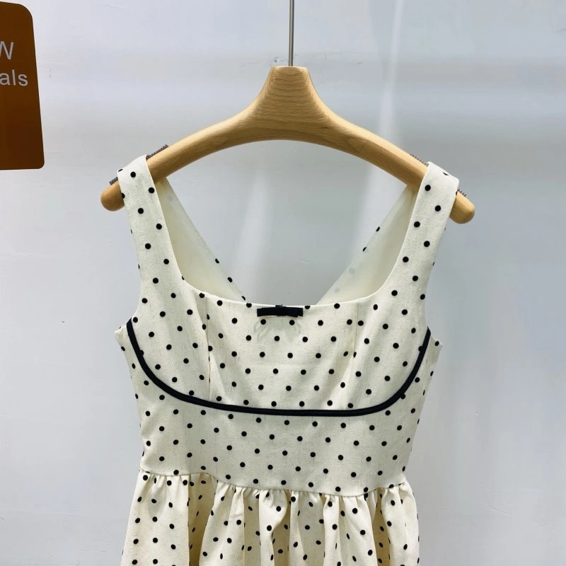 Minimalist Unclassified Brand Dress 148039