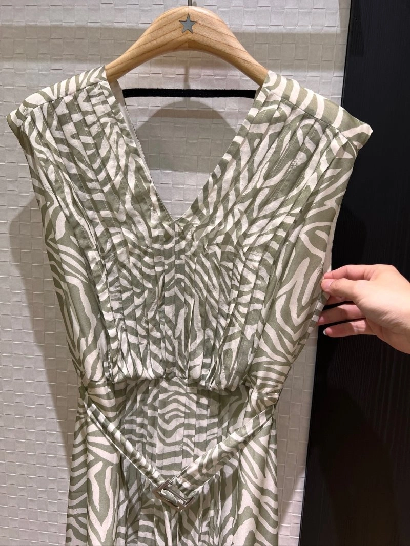 Comfortable Unclassified Brand Dress 147961