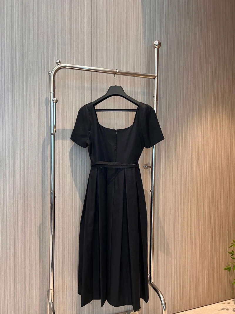 Soft Unclassified Brand Dress 147912
