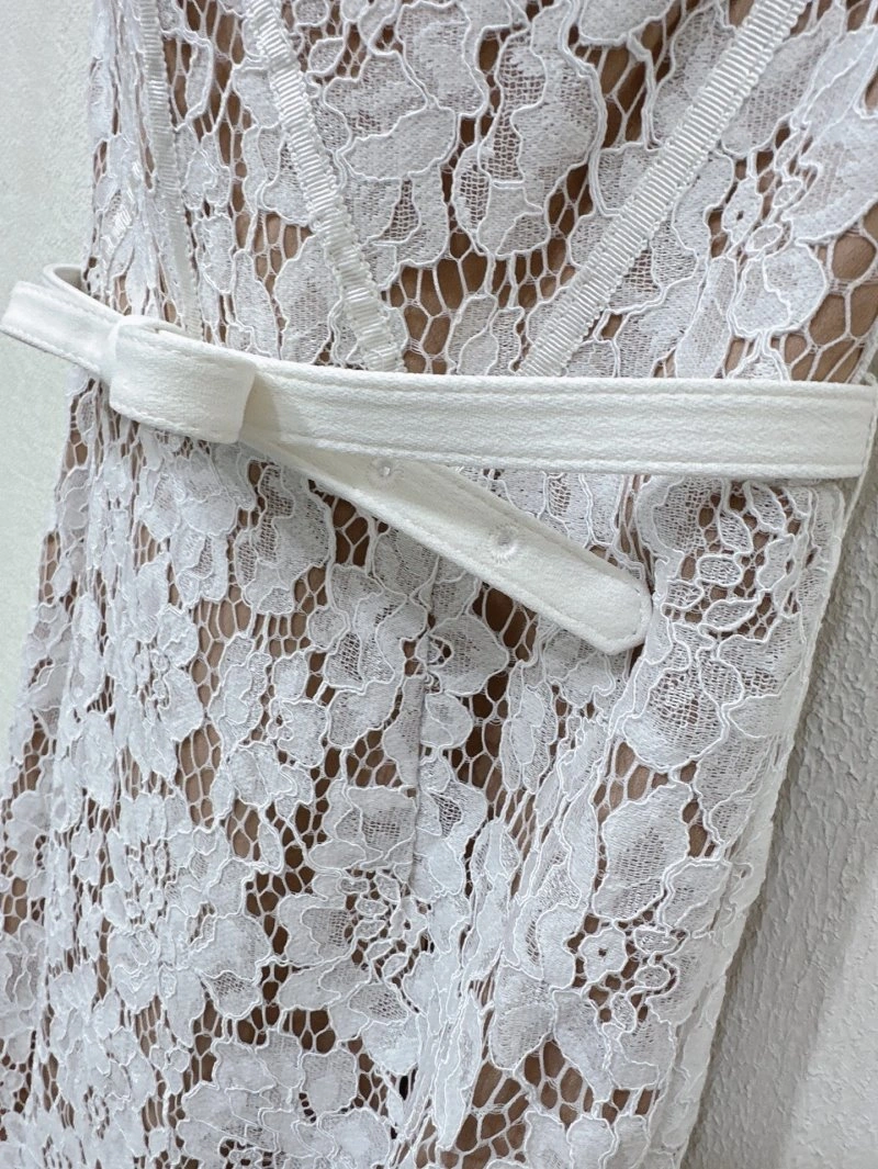 Attractive Unclassified Brand Dress 147819