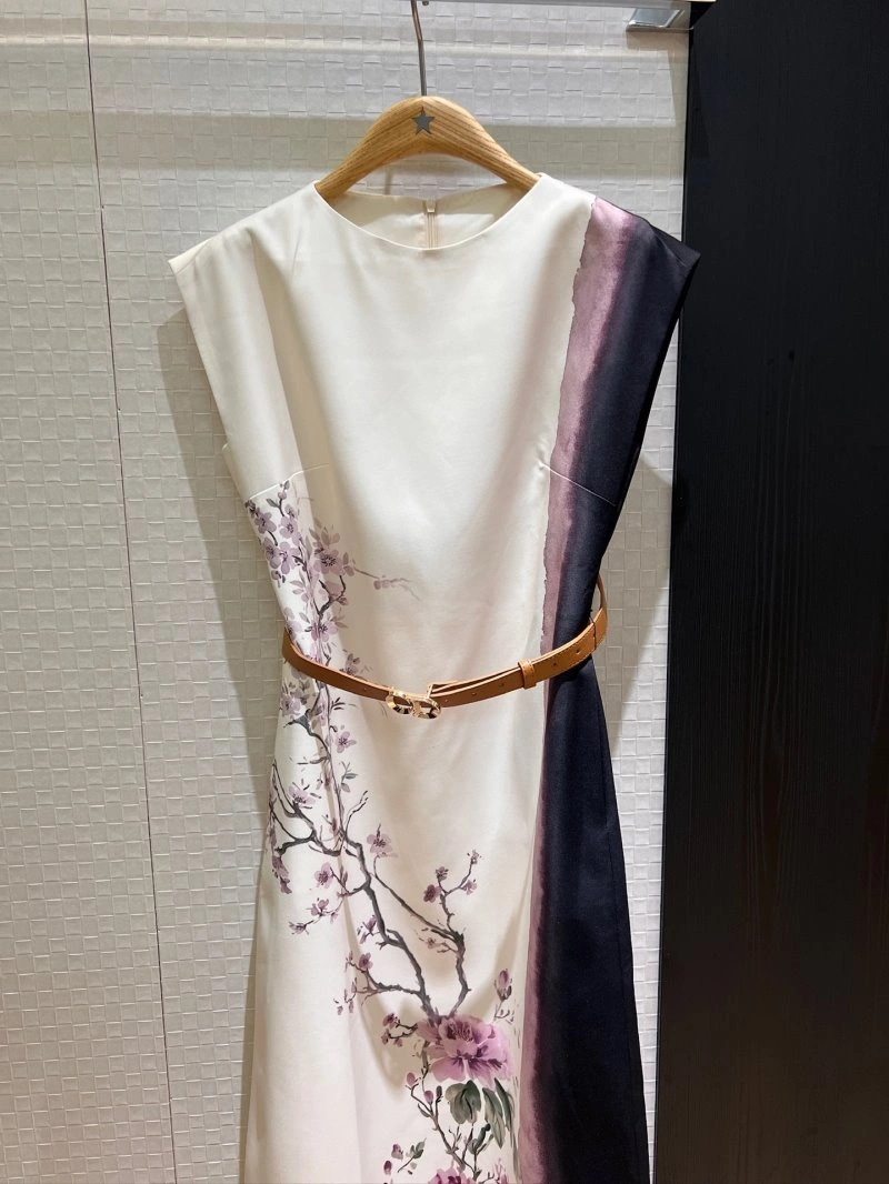 Attractive Unclassified Brand Dress 154075