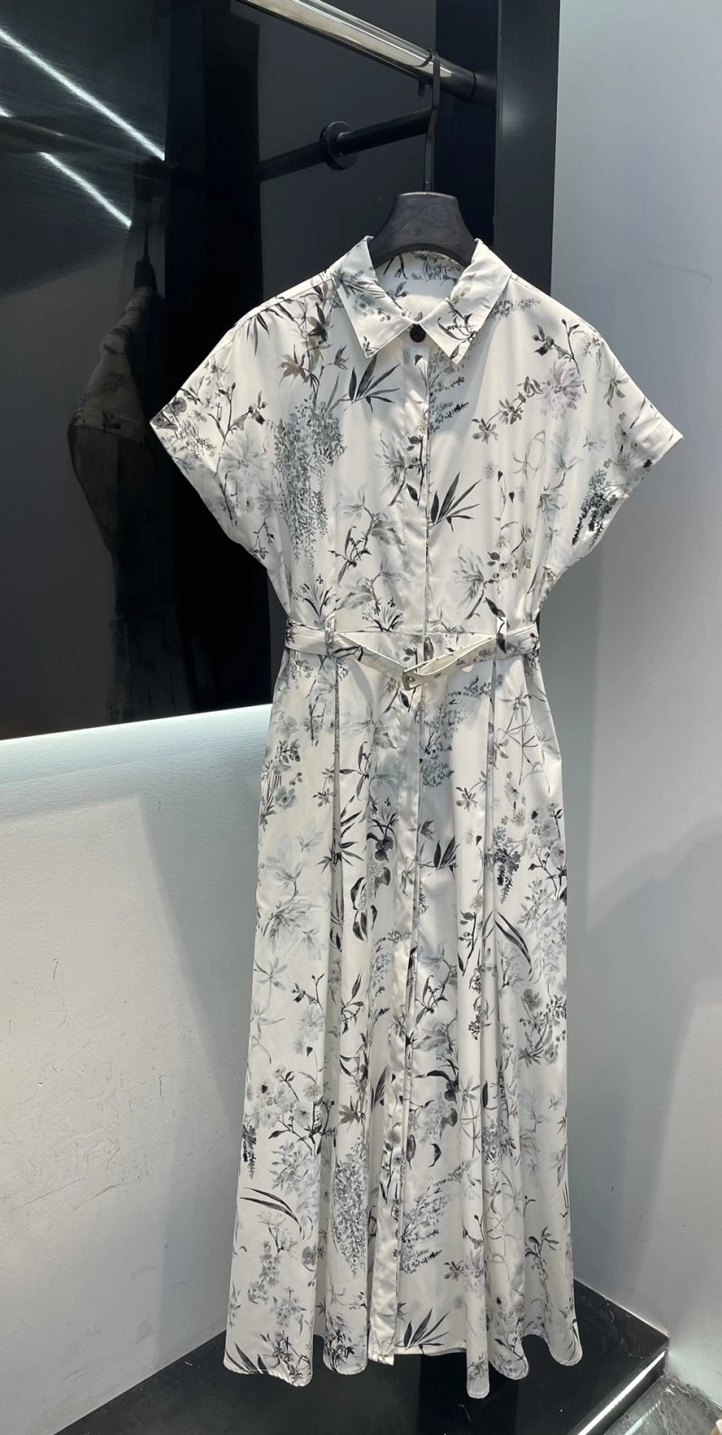 ModernLook Unclassified Brand Dress 153901