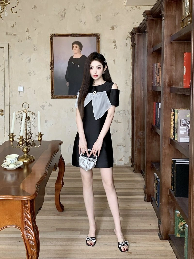 Attractive Unclassified Brand Dress 152744