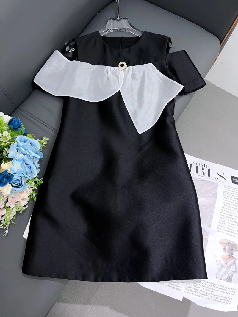 Attractive Unclassified Brand Dress 152744