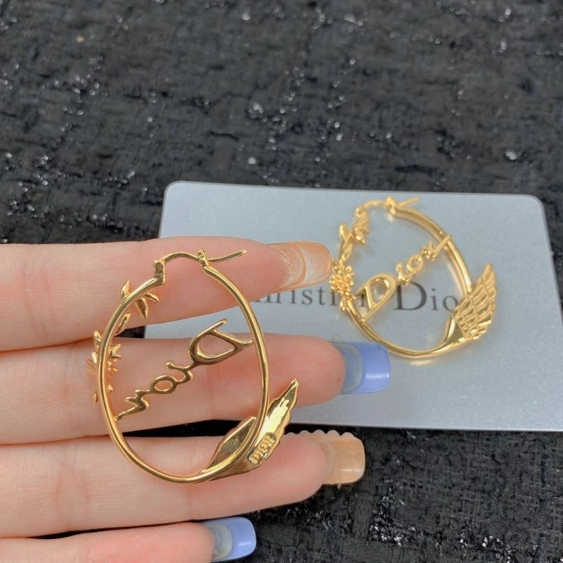 Sleek Unclassified Brand Earrings 213771