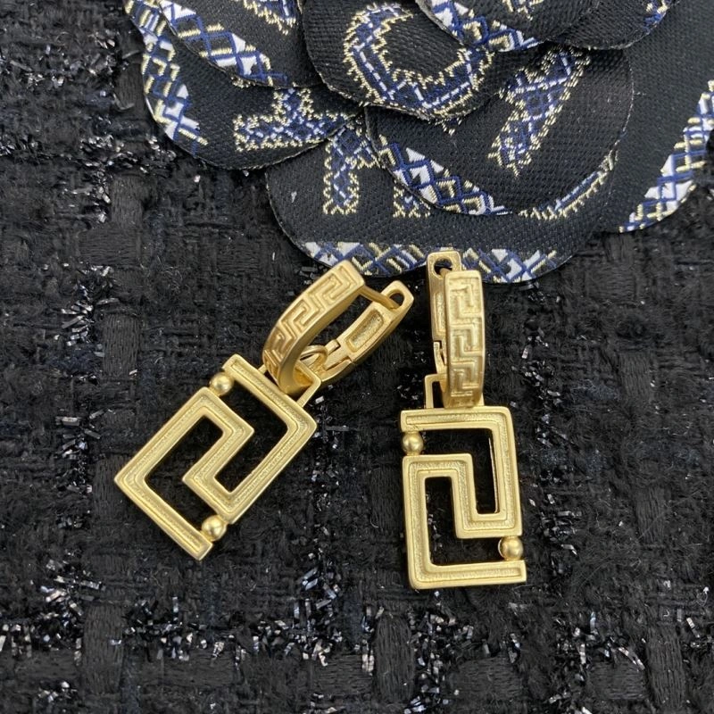 Bold Unclassified Brand Earrings 213766